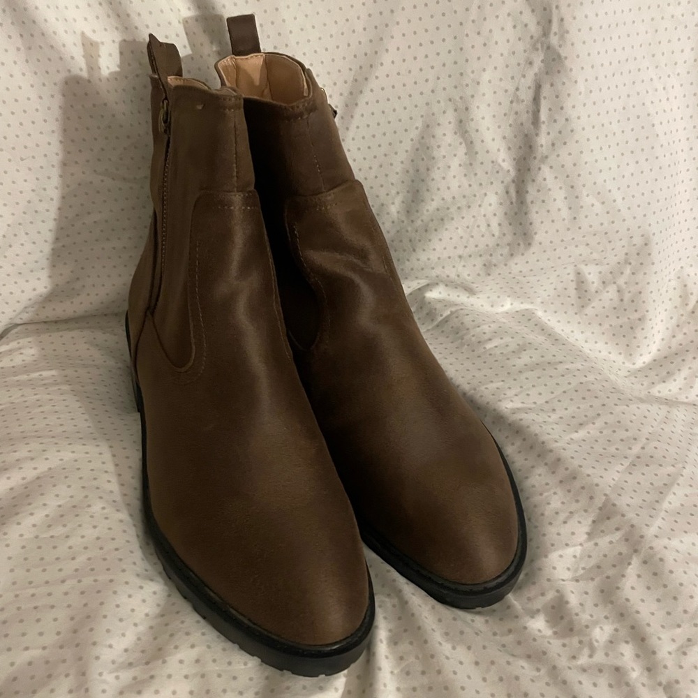 Journee Collection - Davinna -  ankle boots. Size 12